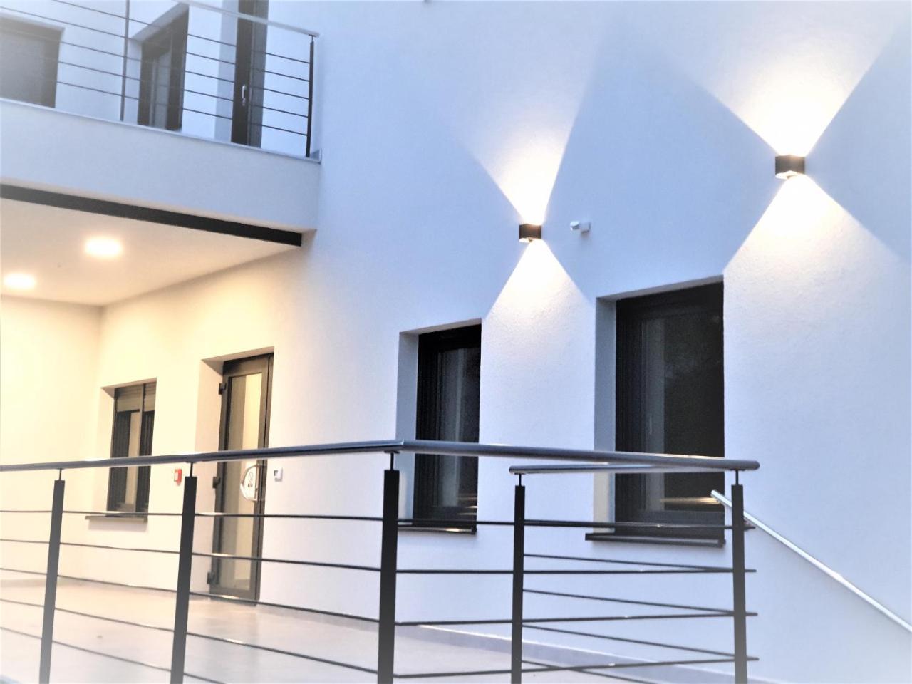 Smart Hostel 斯拉沃尼亚布罗德 外观 照片
