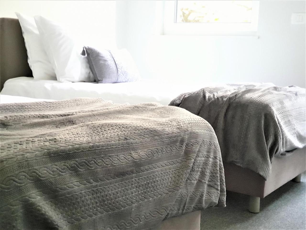 Smart Hostel 斯拉沃尼亚布罗德 外观 照片