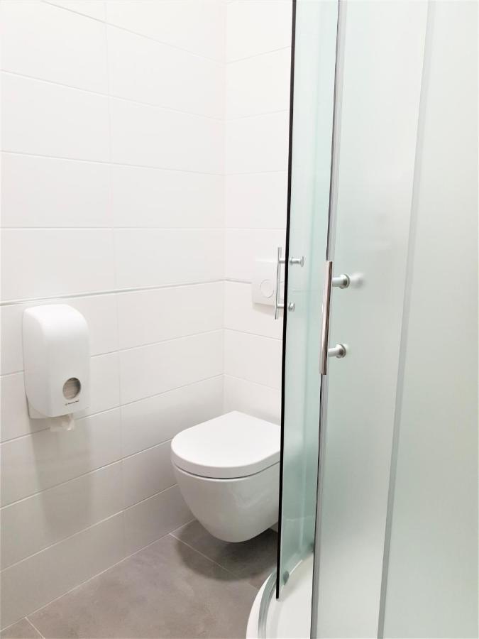 Smart Hostel 斯拉沃尼亚布罗德 外观 照片
